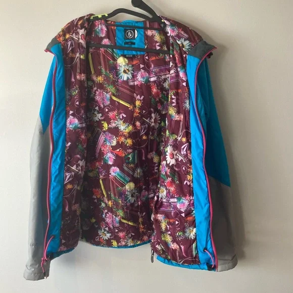 Volcom Jacket - Picture 4 of 8